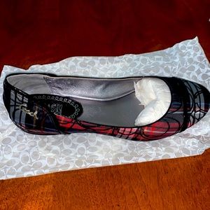 Rare vintage Coach poppy plaid ballet flats.